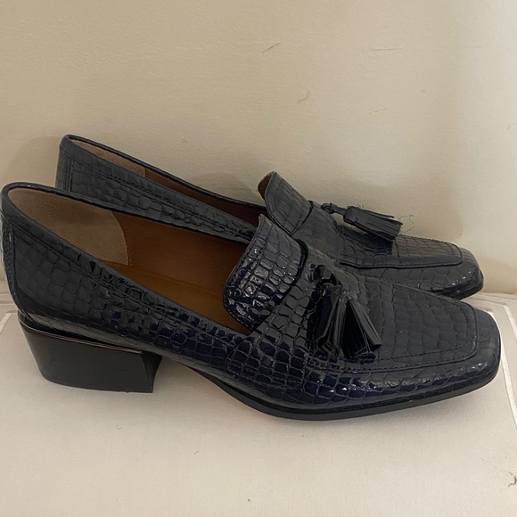Women’s Navy Donald Pliner Crocodile Pattern Loafers - Picture 2 of 4